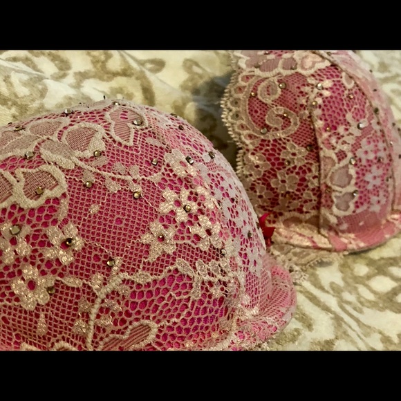 Victoria’s Secret push-up bra - Picture 2 of 3